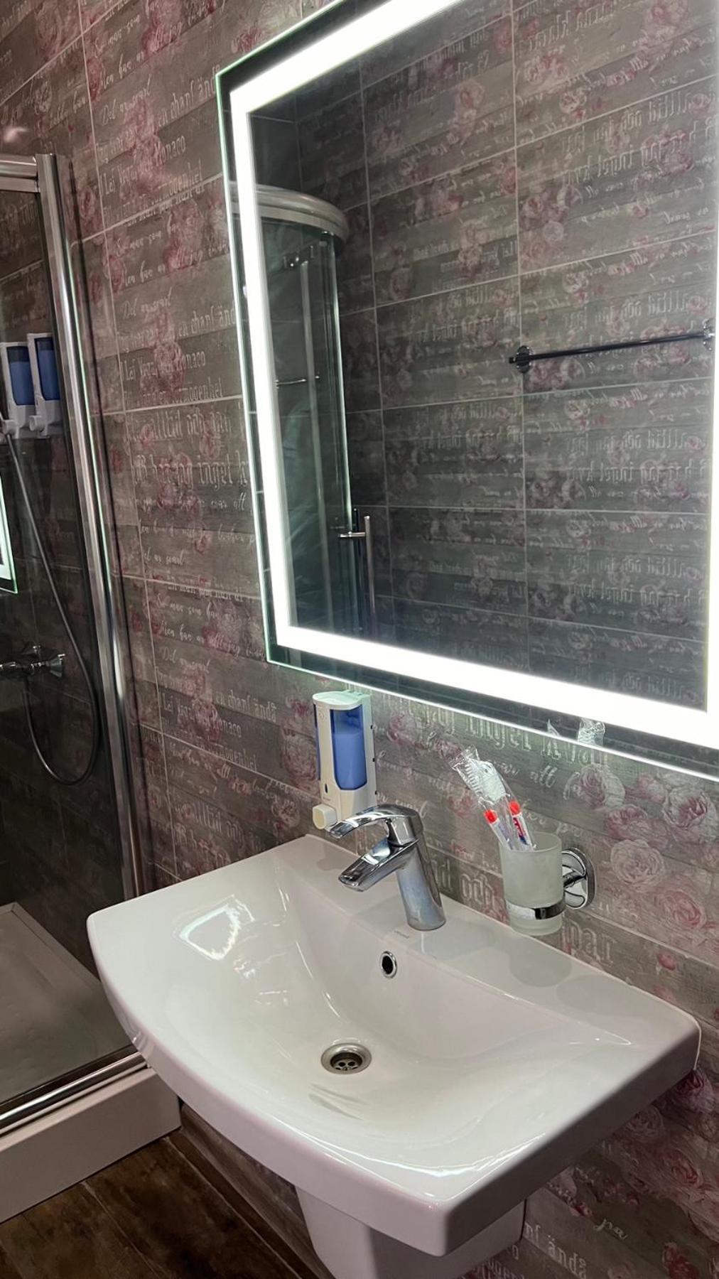 Hotel Dozari Korostyshiv Bagian luar foto