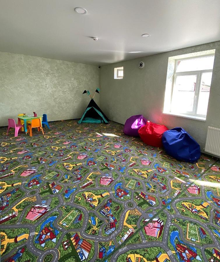 Hotel Dozari Korostyshiv Bagian luar foto